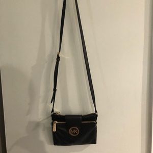 Michae Kors cross body